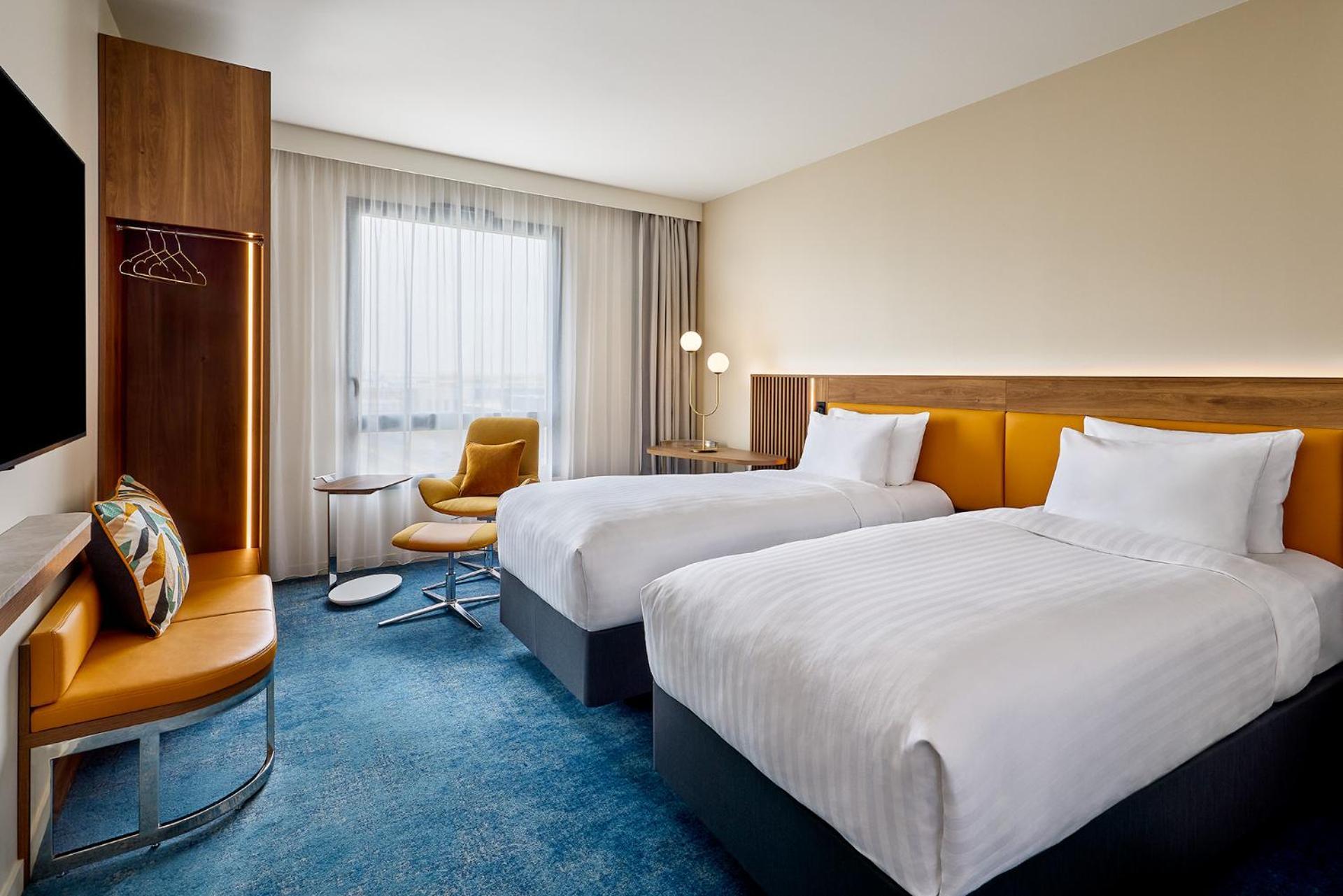 Courtyard By Marriott Lyon Eurexpo Stadium Жена Экстерьер фото