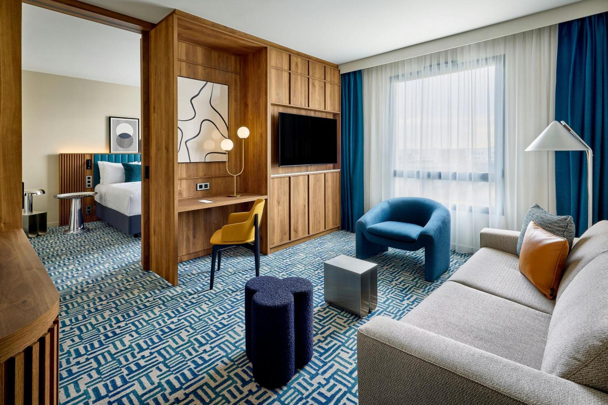 Courtyard By Marriott Lyon Eurexpo Stadium Жена Экстерьер фото